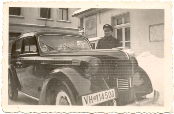 Opel-Chauffeurdienst, Einfahrt Ludwigshöhstraße