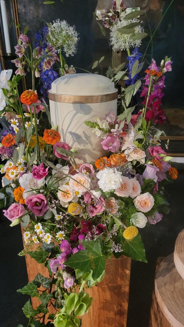 7802-2 DECHERT Bestattungen