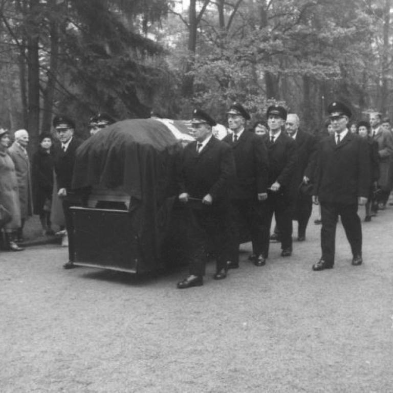 brenatano-trauerzug-1